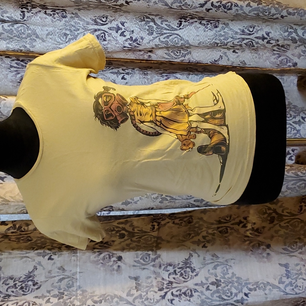 "Dead Sucker" girl with gas mask shirt by Threadless